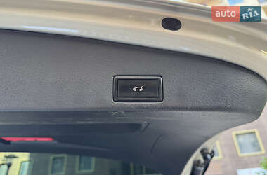 Внедорожник / Кроссовер Volkswagen Touareg 2012 в 