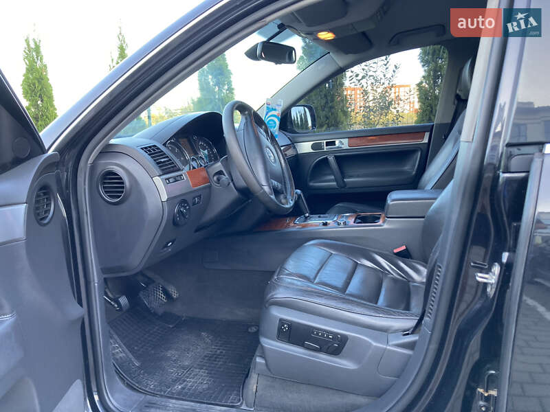 Позашляховик / Кросовер Volkswagen Touareg 2006 в Луцьку