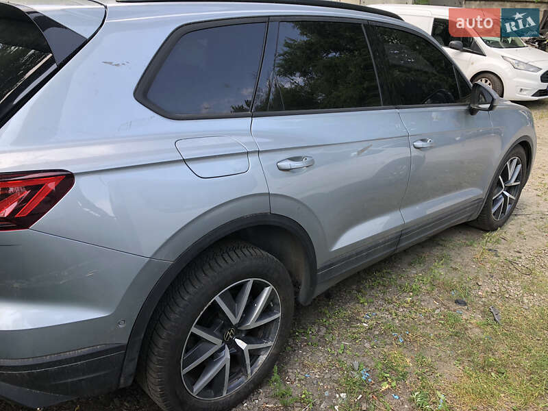 Внедорожник / Кроссовер Volkswagen Touareg 2024 в Киеве