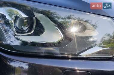 Позашляховик / Кросовер Volkswagen Touareg 2011 в 