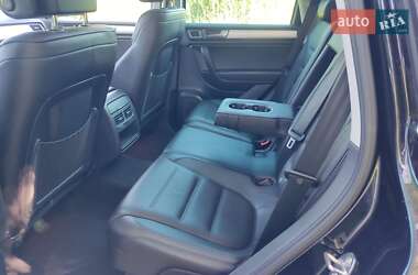 Позашляховик / Кросовер Volkswagen Touareg 2011 в 