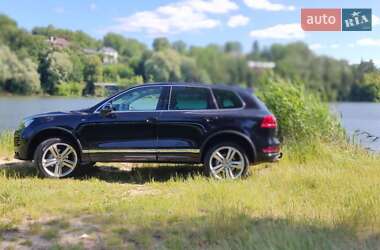 Позашляховик / Кросовер Volkswagen Touareg 2011 в 
