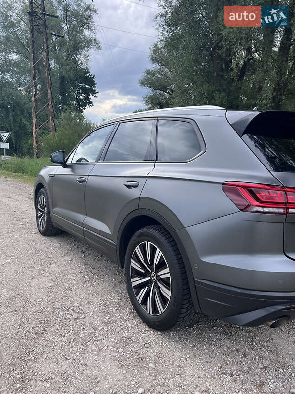 Внедорожник / Кроссовер Volkswagen Touareg 2021 в Ивано-Франковске