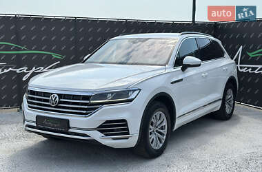 Внедорожник / Кроссовер Volkswagen Touareg 2018 в Киеве
