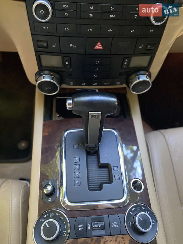Позашляховик / Кросовер Volkswagen Touareg 2008 в Тячеві