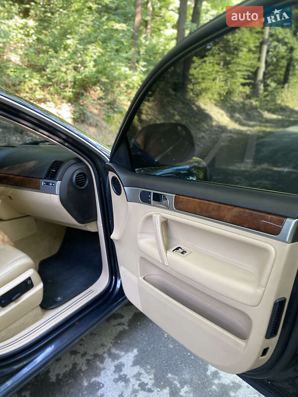 Позашляховик / Кросовер Volkswagen Touareg 2008 в Тячеві