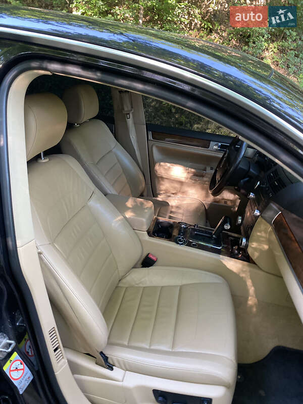 Позашляховик / Кросовер Volkswagen Touareg 2008 в Тячеві