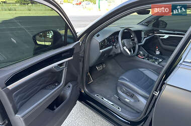 Внедорожник / Кроссовер Volkswagen Touareg 2024 в 