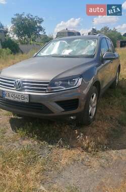 Позашляховик / Кросовер Volkswagen Touareg 2016 в 