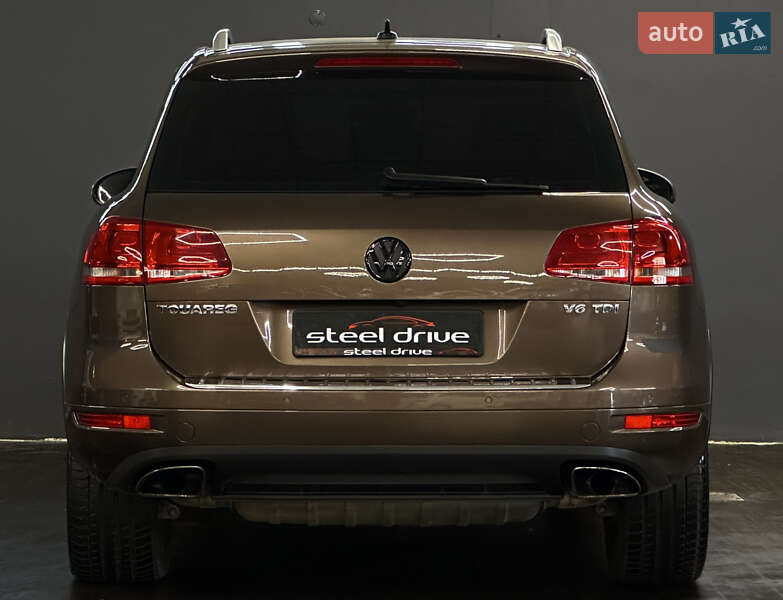 Внедорожник / Кроссовер Volkswagen Touareg 2012 в Николаеве