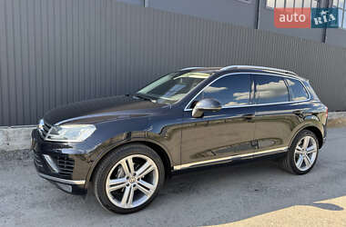 Внедорожник / Кроссовер Volkswagen Touareg 2015 в 