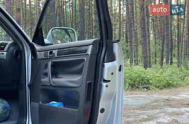 Внедорожник / Кроссовер Volkswagen Touareg 2002 в 