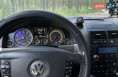 Внедорожник / Кроссовер Volkswagen Touareg 2002 в 