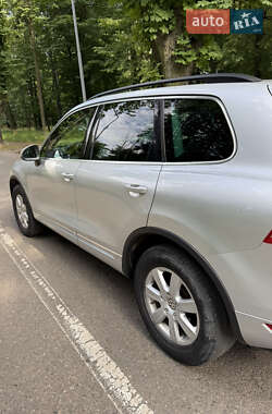 Внедорожник / Кроссовер Volkswagen Touareg 2014 в 