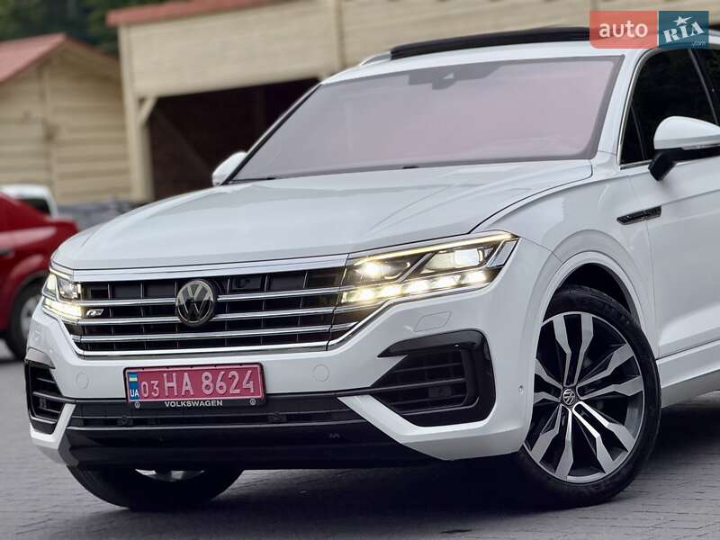 Позашляховик / Кросовер Volkswagen Touareg 2019 в Хусті