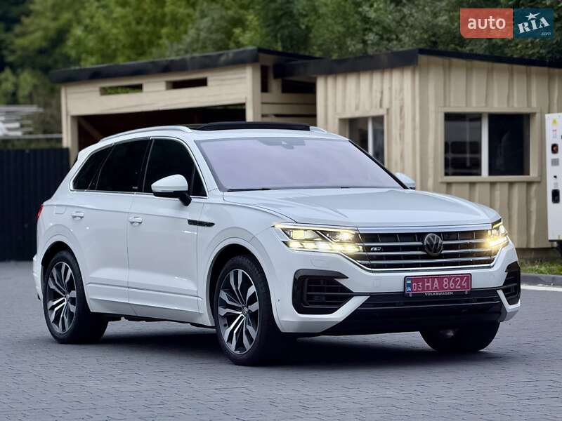 Позашляховик / Кросовер Volkswagen Touareg 2019 в Хусті