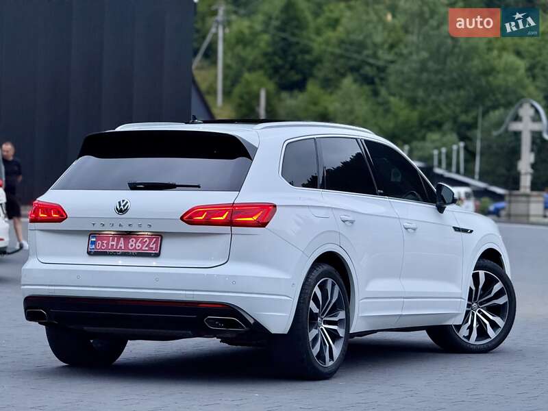 Позашляховик / Кросовер Volkswagen Touareg 2019 в Хусті