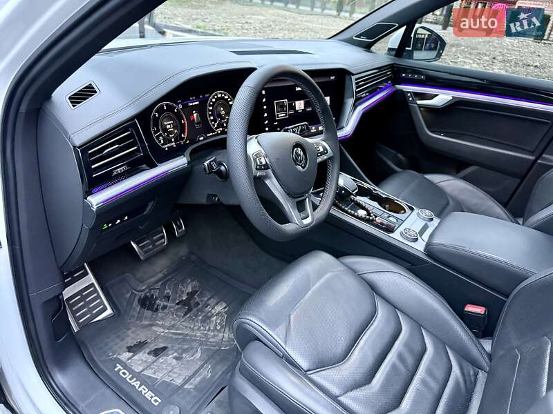 Позашляховик / Кросовер Volkswagen Touareg 2019 в Хусті