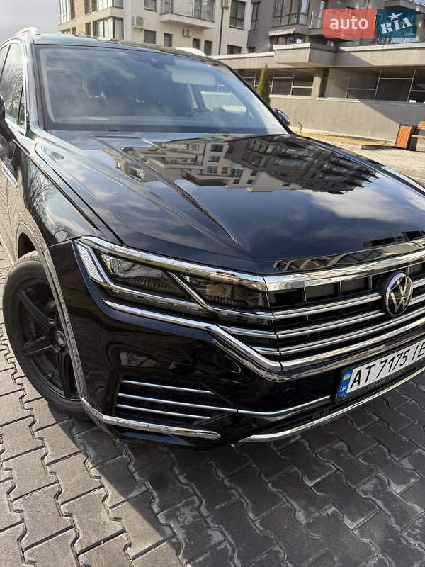 Позашляховик / Кросовер Volkswagen Touareg 2018 в Івано-Франківську