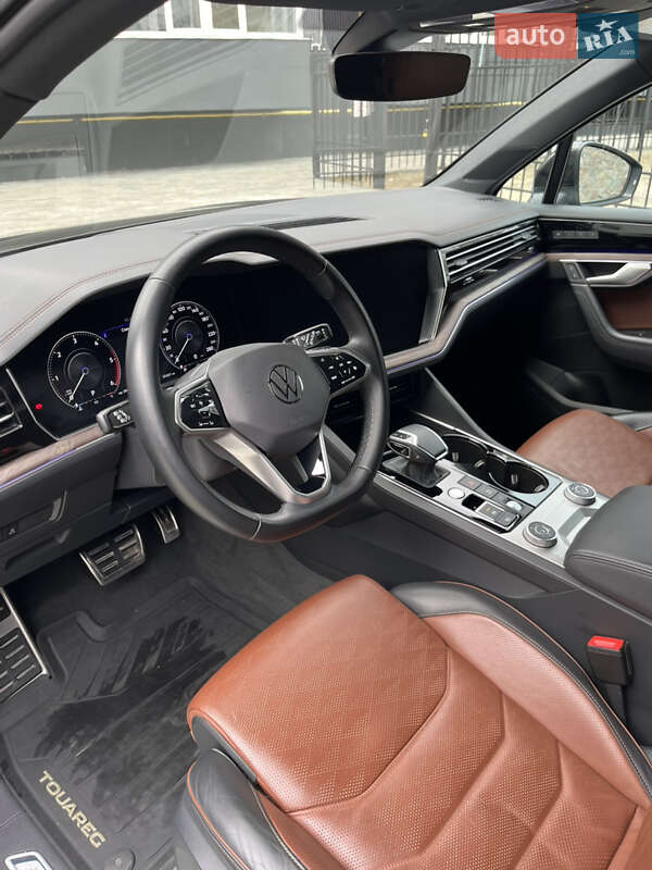 Позашляховик / Кросовер Volkswagen Touareg 2020 в Києві