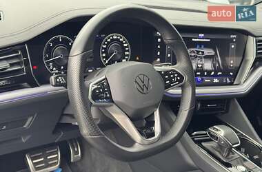 Позашляховик / Кросовер Volkswagen Touareg 2022 в 