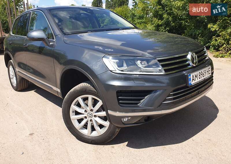 Внедорожник / Кроссовер Volkswagen Touareg 2015 в Житомире