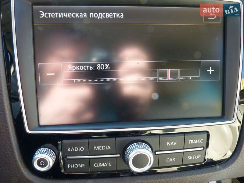 Внедорожник / Кроссовер Volkswagen Touareg 2015 в Житомире