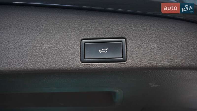 Внедорожник / Кроссовер Volkswagen Touareg 2015 в Житомире