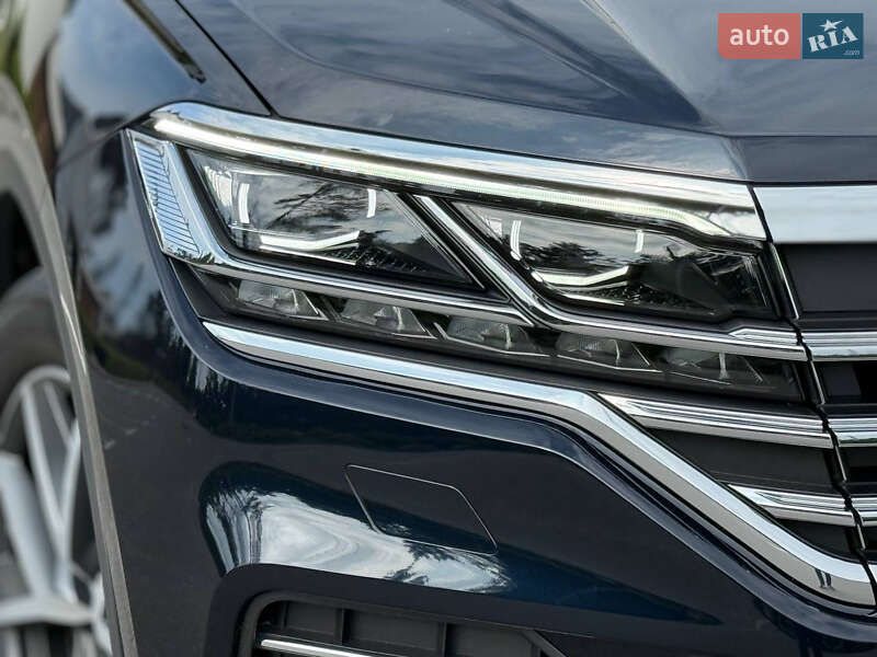 Внедорожник / Кроссовер Volkswagen Touareg 2022 в Киеве