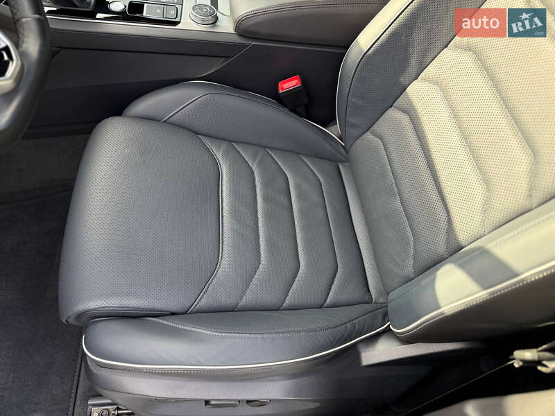 Внедорожник / Кроссовер Volkswagen Touareg 2022 в Киеве