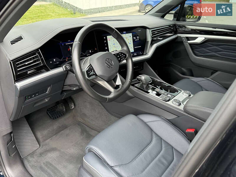 Внедорожник / Кроссовер Volkswagen Touareg 2022 в Киеве