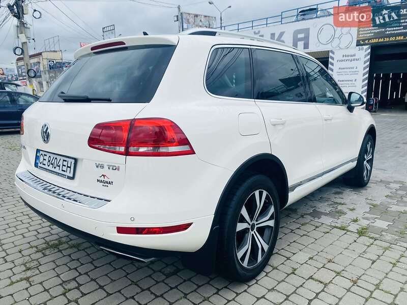 Внедорожник / Кроссовер Volkswagen Touareg 2010 в Черновцах