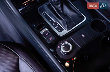 Позашляховик / Кросовер Volkswagen Touareg 2012 в 