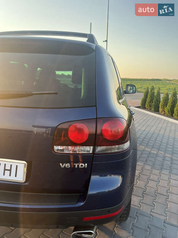 Внедорожник / Кроссовер Volkswagen Touareg 2008 в Голованевске