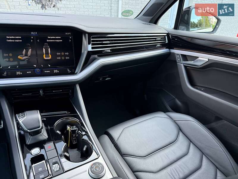 Внедорожник / Кроссовер Volkswagen Touareg 2022 в Ровно