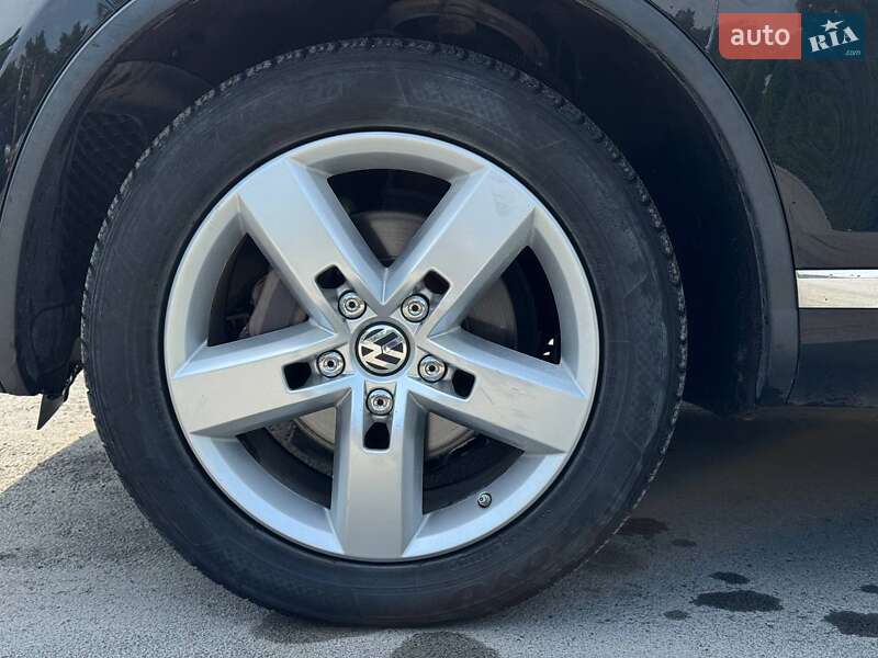 Внедорожник / Кроссовер Volkswagen Touareg 2011 в Каменец-Подольском фото 7 Внедорожник / Кроссовер Volkswagen Touareg 2011 в Каменец-Подольском