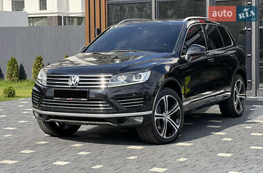 Внедорожник / Кроссовер Volkswagen Touareg 2015 в 