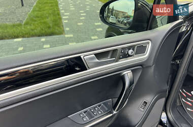 Внедорожник / Кроссовер Volkswagen Touareg 2015 в 