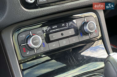 Внедорожник / Кроссовер Volkswagen Touareg 2015 в 
