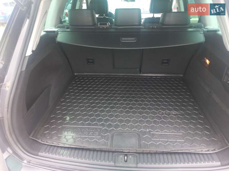 Внедорожник / Кроссовер Volkswagen Touareg 2011 в Шептицькому