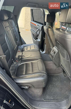 Внедорожник / Кроссовер Volkswagen Touareg 2010 в 