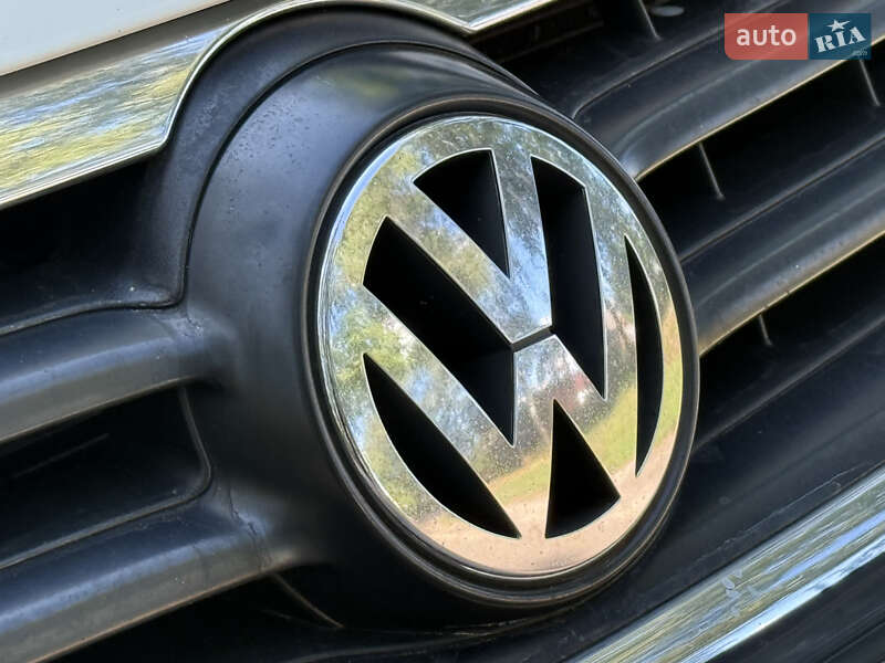 Внедорожник / Кроссовер Volkswagen Touareg 2010 в Ахтырке