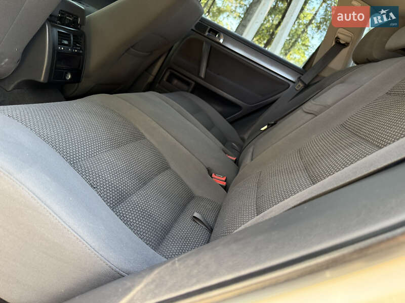 Внедорожник / Кроссовер Volkswagen Touareg 2010 в Ахтырке