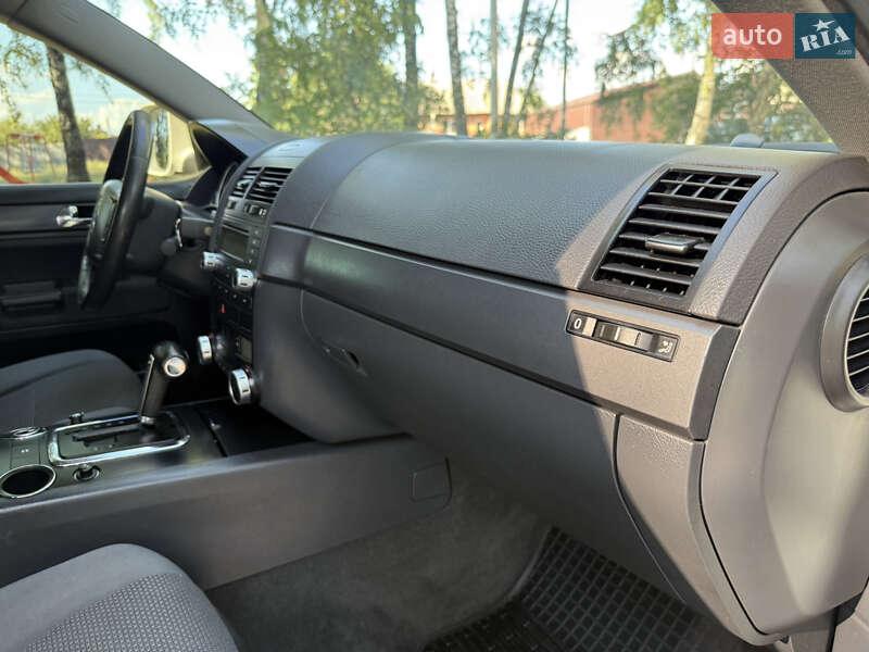 Внедорожник / Кроссовер Volkswagen Touareg 2010 в Ахтырке
