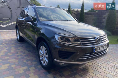 Внедорожник / Кроссовер Volkswagen Touareg 2017 в 
