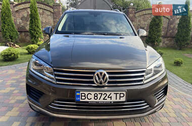 Внедорожник / Кроссовер Volkswagen Touareg 2017 в 