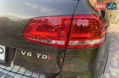 Внедорожник / Кроссовер Volkswagen Touareg 2017 в 