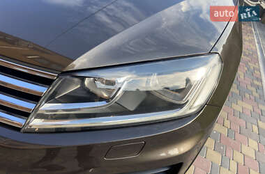 Внедорожник / Кроссовер Volkswagen Touareg 2017 в 