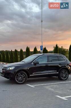 Внедорожник / Кроссовер Volkswagen Touareg 2011 в 