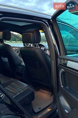 Внедорожник / Кроссовер Volkswagen Touareg 2011 в 
